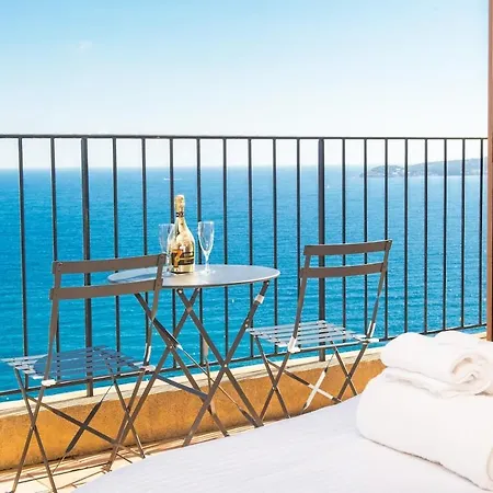 Duplex With Ocean View Parking