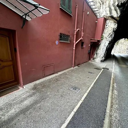 Duplex With Ocean View Parking * Cap-d’Ail